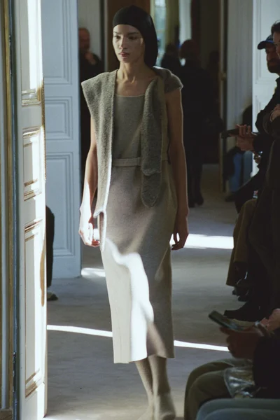 Look 8